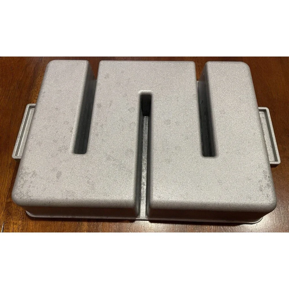 Baker's Edge Brownie Pan Edge Lovers 9x12 Cast Aluminum Non-Stick Made in USA